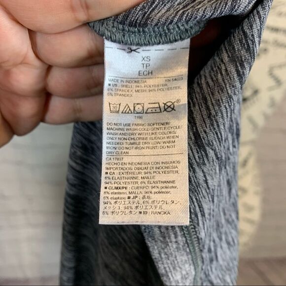 Old Navy Active Go Fry Fitted Workout Tank Top size Extra Small Grey - Picture 6 of 8